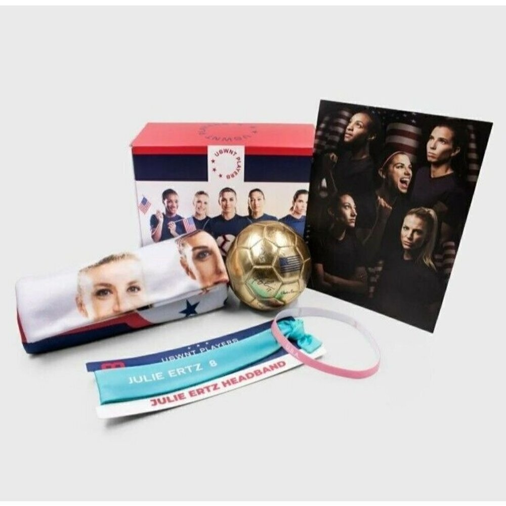 US Women's National Team Players Assocation - Soccery Collectors Box